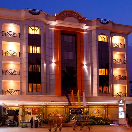 The President Hotel Бангалор Экстерьер фото