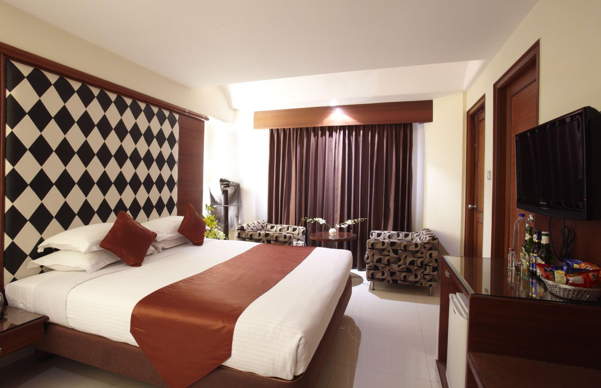 The President Hotel Бангалор Экстерьер фото