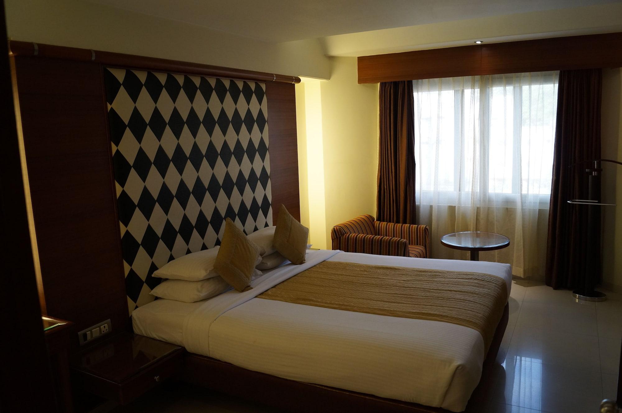 The President Hotel Бангалор Экстерьер фото